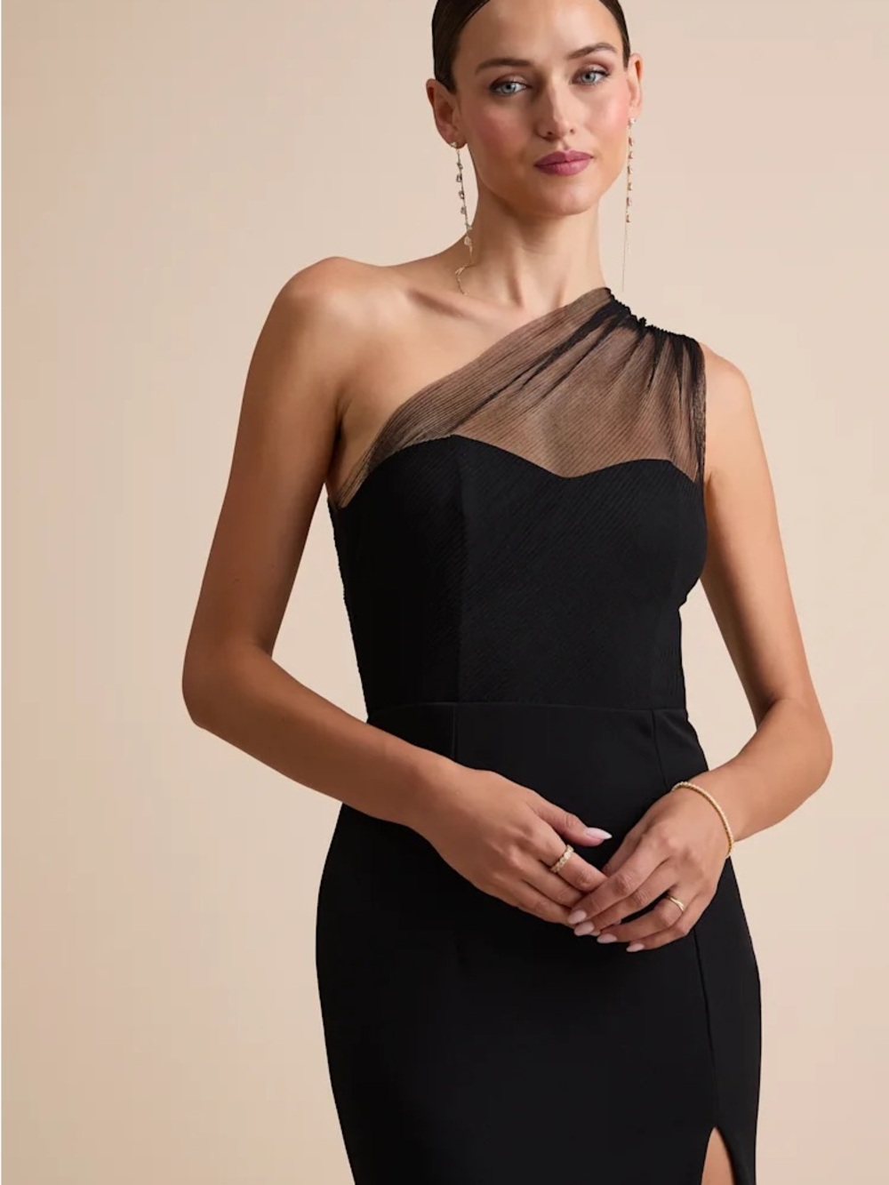 Lulu's
Brayla Black One-Shoulder Mermaid Maxi Dress